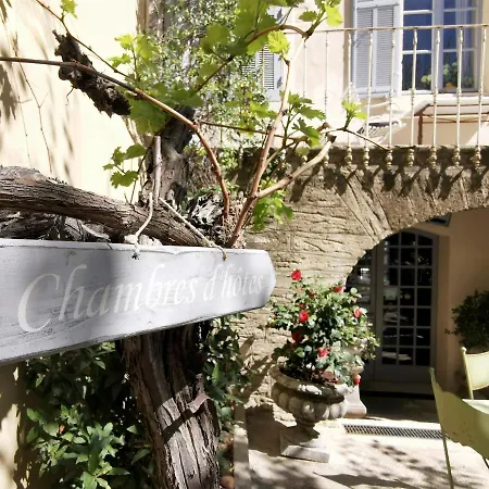 Le Petit Chateau * Châteauneuf-de-Gadagne