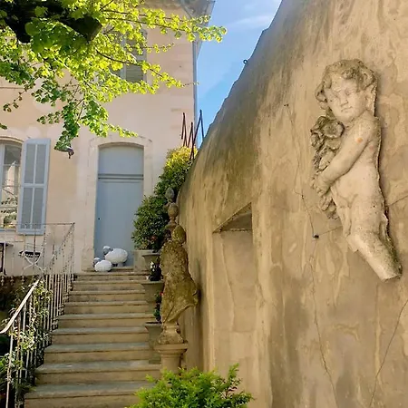 Le Petit Chateau *