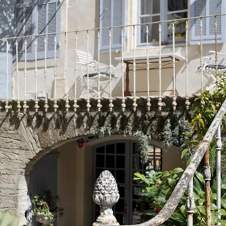 Bed & Breakfast Le Petit Chateau Châteauneuf-de-Gadagne