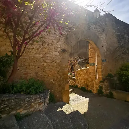 Le Petit Chateau Bed & Breakfast